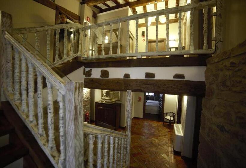 فندق Rural Latorrien De Ane