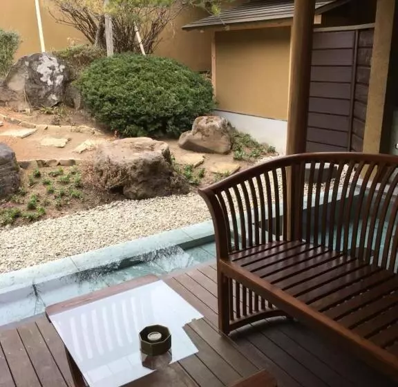 旅館 Meigetsuso