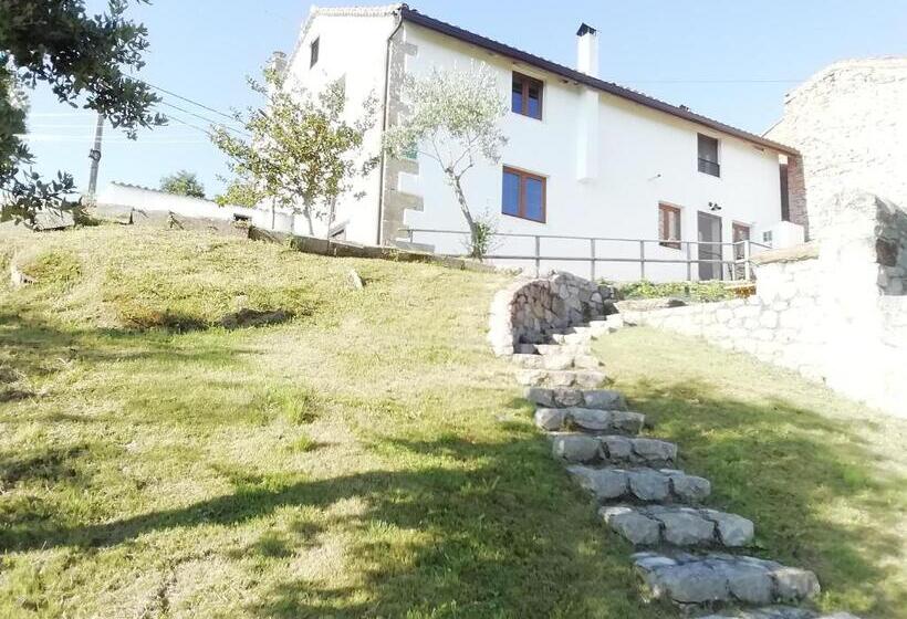 ユースホステル Alojamiento El Pino