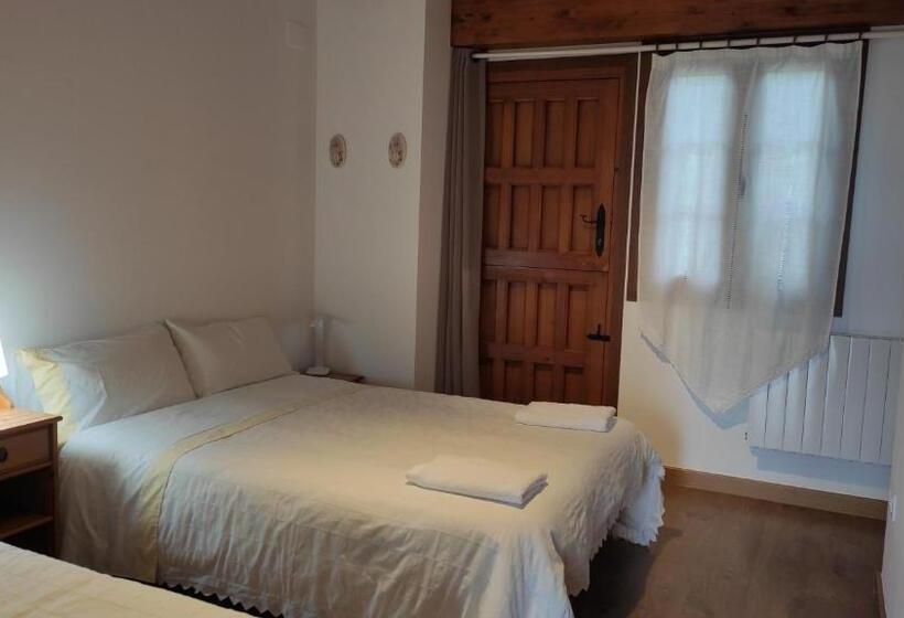 ユースホステル Alojamiento El Pino