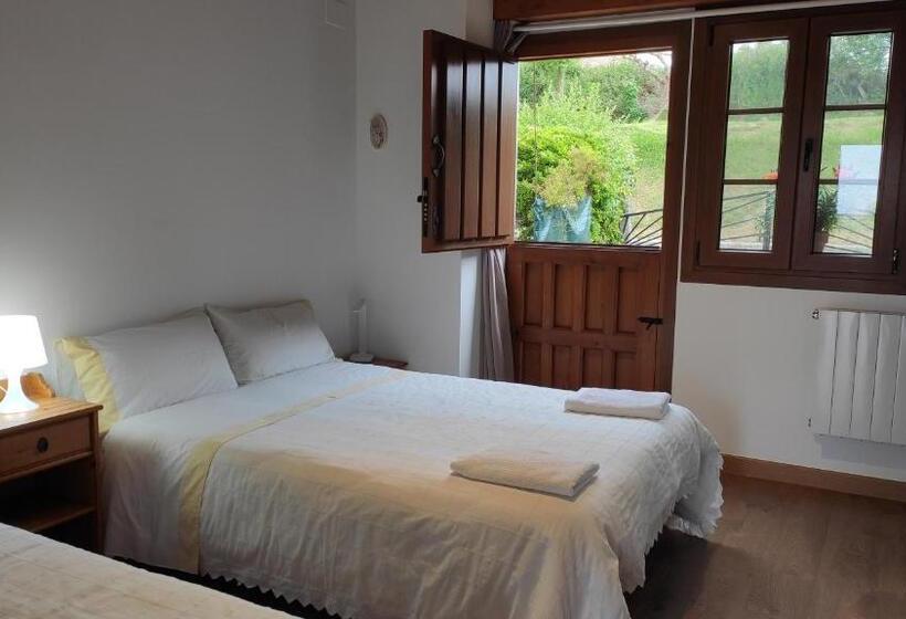 ユースホステル Alojamiento El Pino