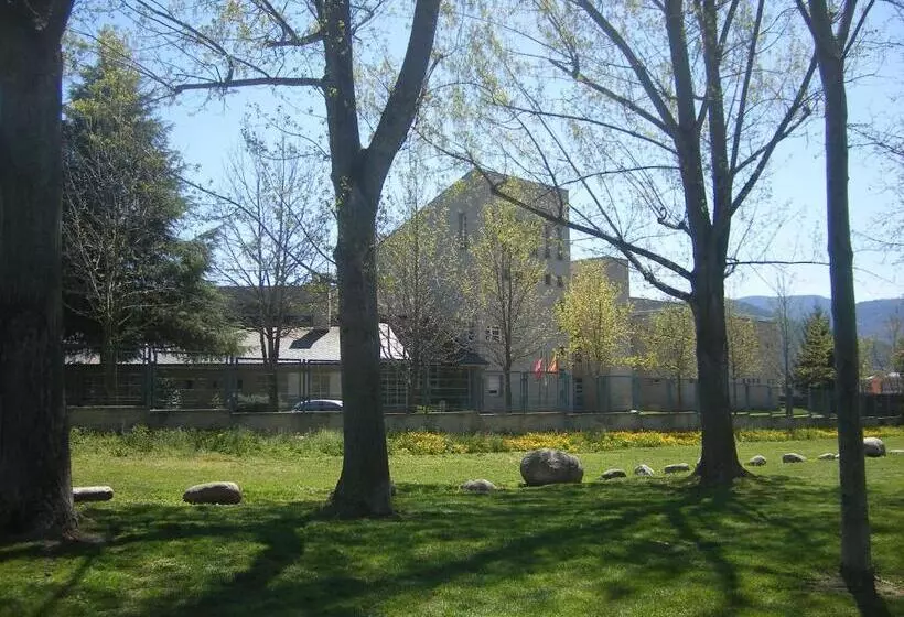 ユースホステル La Seu D Urgell Xanascat
