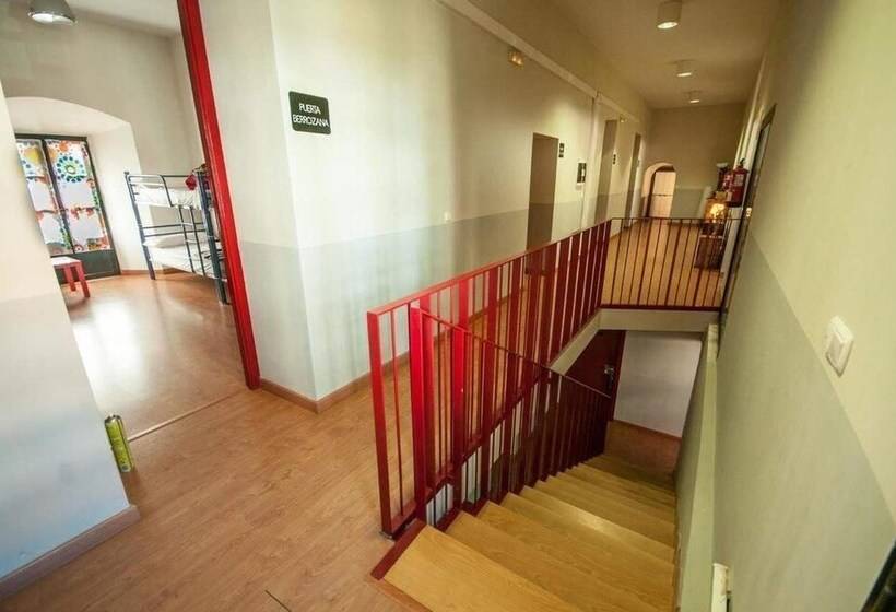 Albergue Santa Ana   Hostel