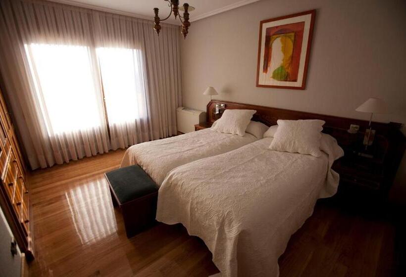 ユースホステル Villalodosa