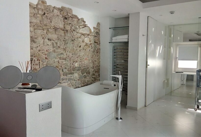 تختخواب و صبحانه Hospedería Diez Y Seis