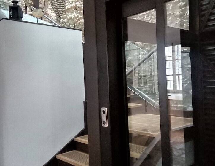 تختخواب و صبحانه Hospedería Diez Y Seis