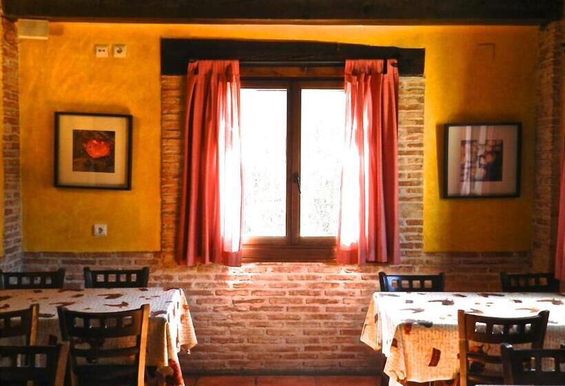 Hostel El Lago, Caceres