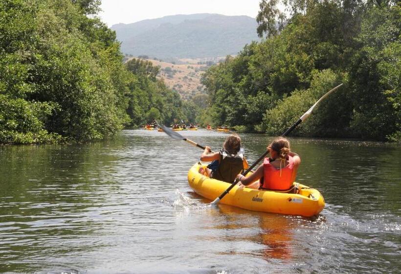 Hostel El Lago, Caceres