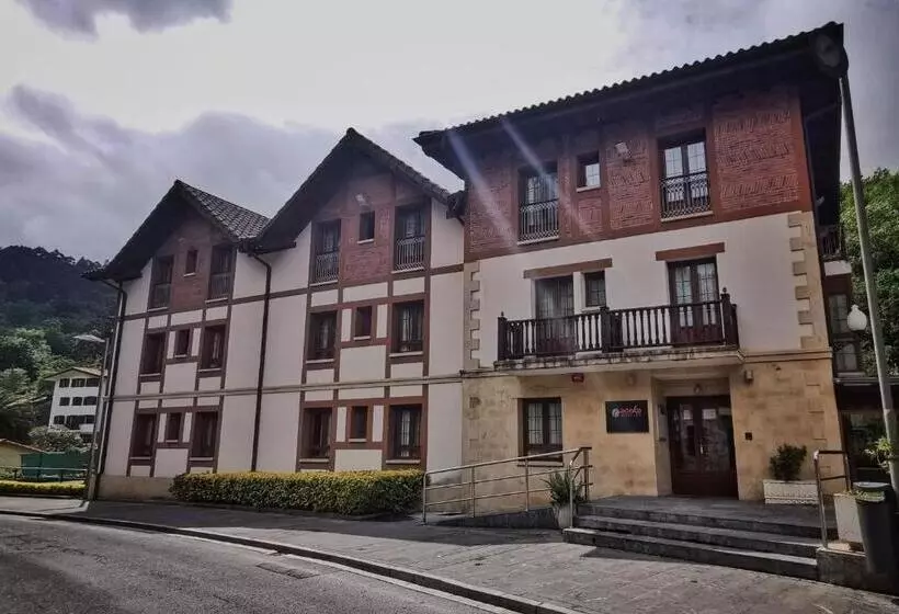 Hotel Adeko