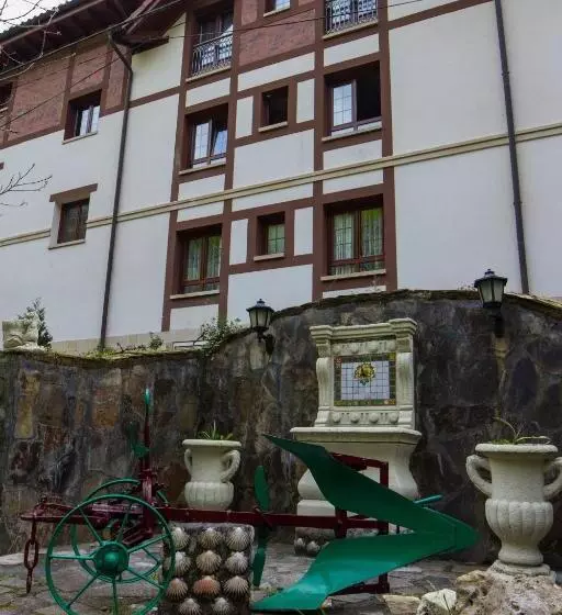 Hotel Adeko