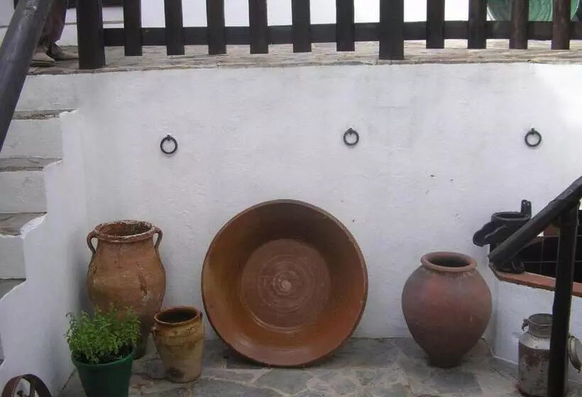 Hotelli Casa Rural Y Restaurante Casa Adriano