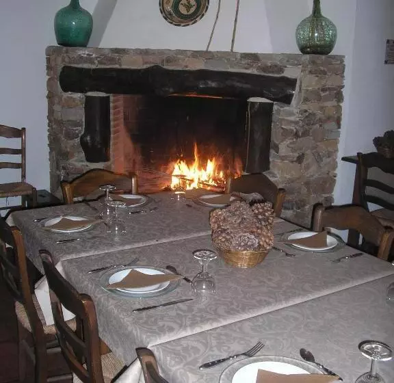 Hotelli Casa Rural Y Restaurante Casa Adriano
