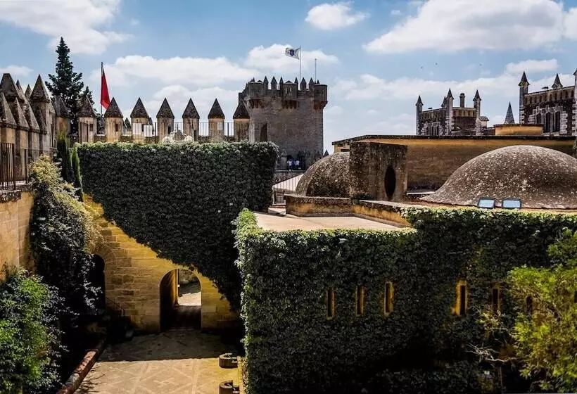 Hotelli Centro De Naturaleza Cañada Verde El Parque De Naturaleza Con Mas Experiencias De Andalucía