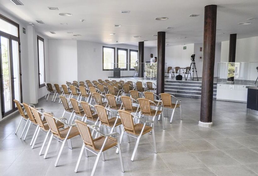 Отель Centro De Naturaleza Cañada Verde El Parque De Naturaleza Con Mas Experiencias De Andalucía