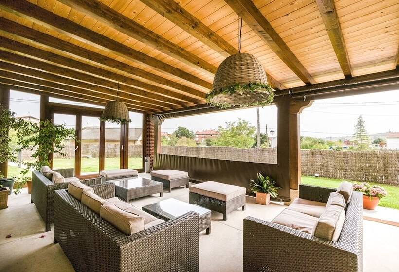 Hotel El Abuelo De La Cachava