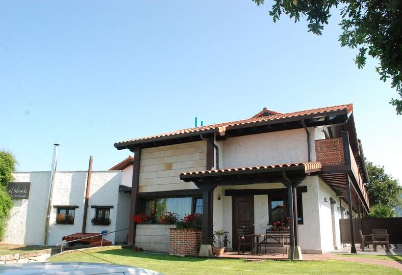 Hotel El Abuelo De La Cachava