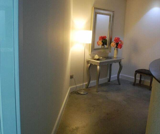 Hotel El Abuelo De La Cachava