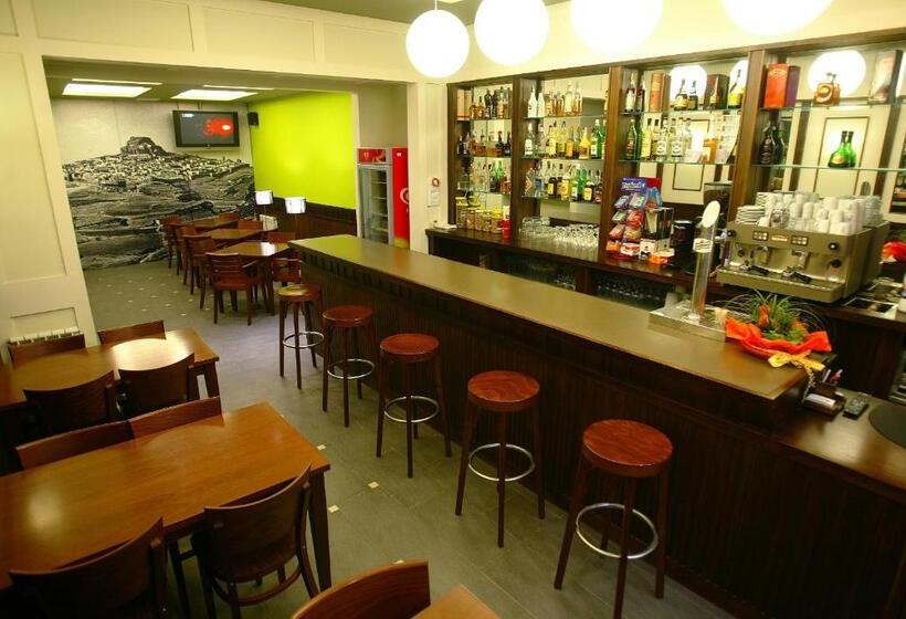 호텔 La Fonda Moreno