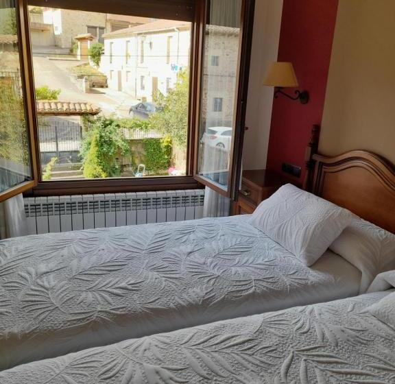 هتل Lagunas de Urbion