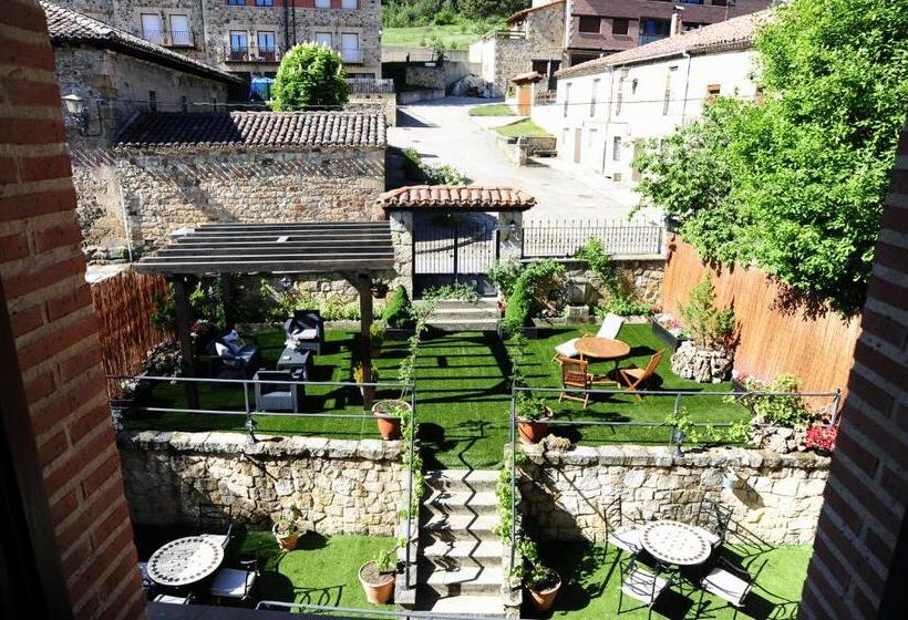 هتل Lagunas de Urbion