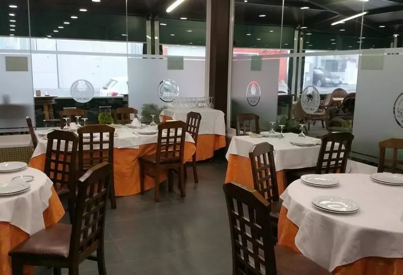 ホテル León