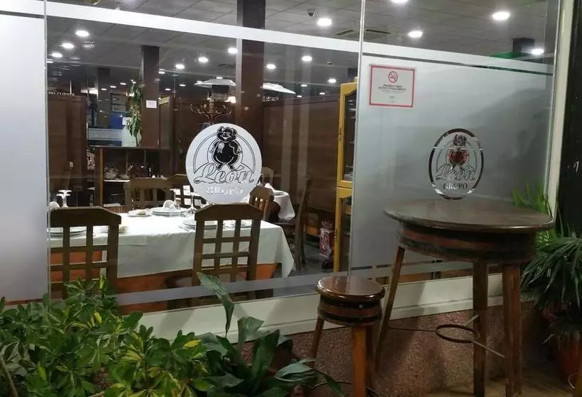 ホテル León