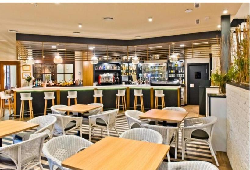 فندق Los Cazadores