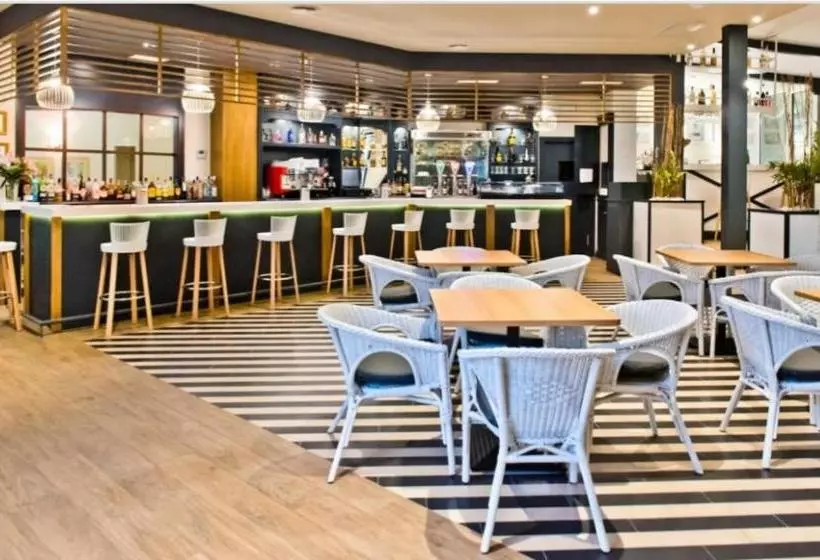 هتل Los Cazadores