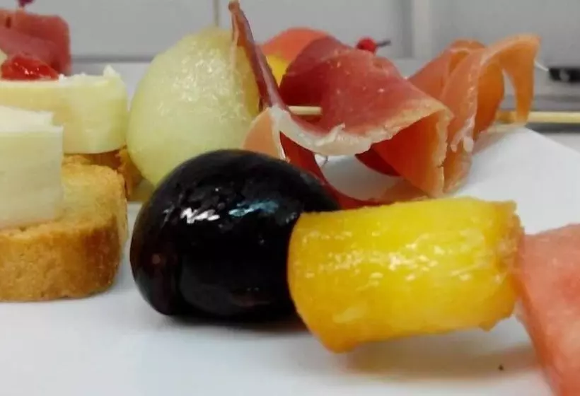هتل Restaurante Los Caños De La Alcaiceria