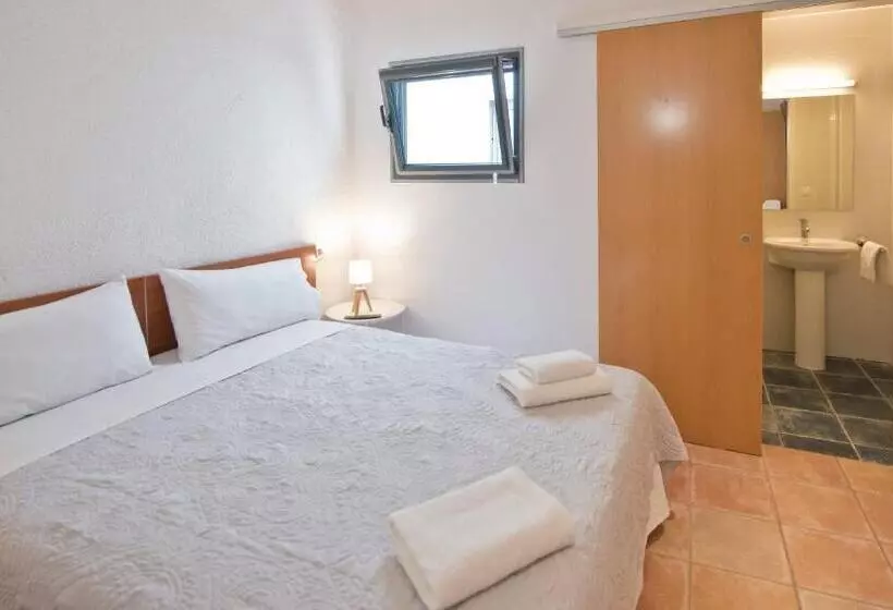 Hotelli Hostal La Salut De Terrades