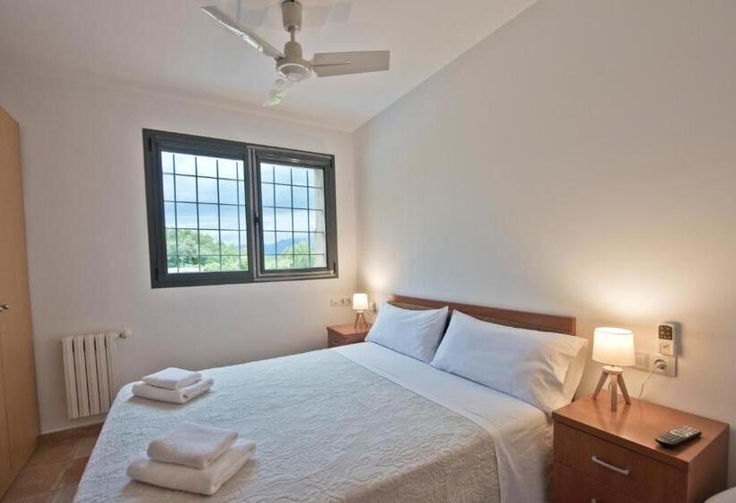 בית מלון כפרי Hostal La Salut De Terrades