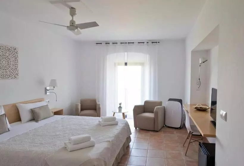 Hotelli Hostal La Salut De Terrades