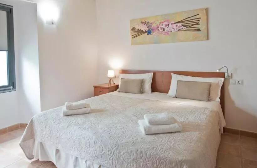 Hotelli Hostal La Salut De Terrades