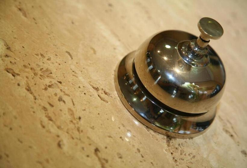 فندق Torre Del Oro