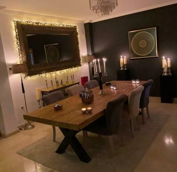 تختخواب و صبحانه Villa El Paso