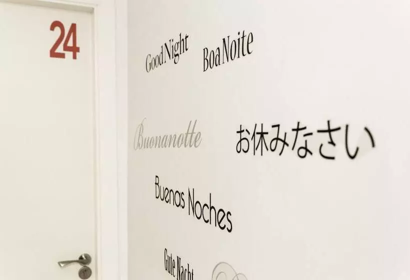 Chinitas Urban Hostel