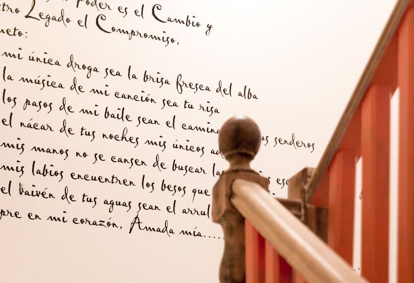 Chinitas Urban Hostel