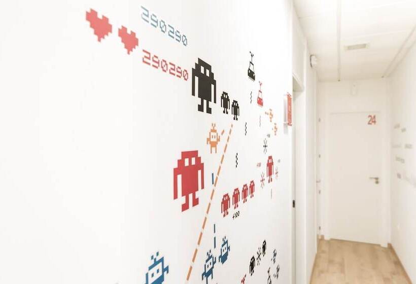 Chinitas Urban Hostel