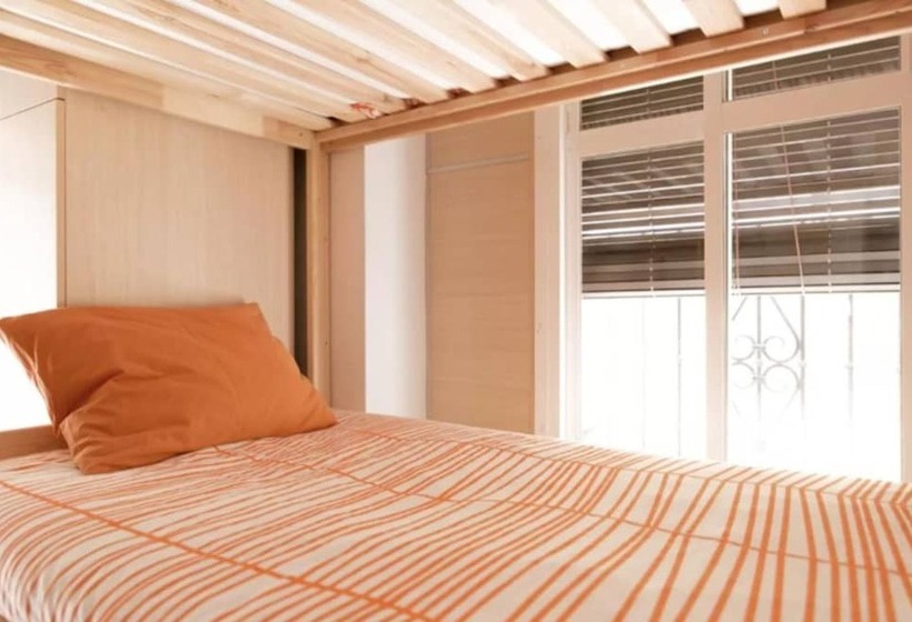 Chinitas Urban Hostel