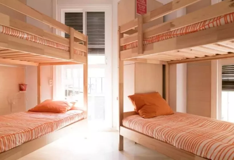 Chinitas Urban Hostel