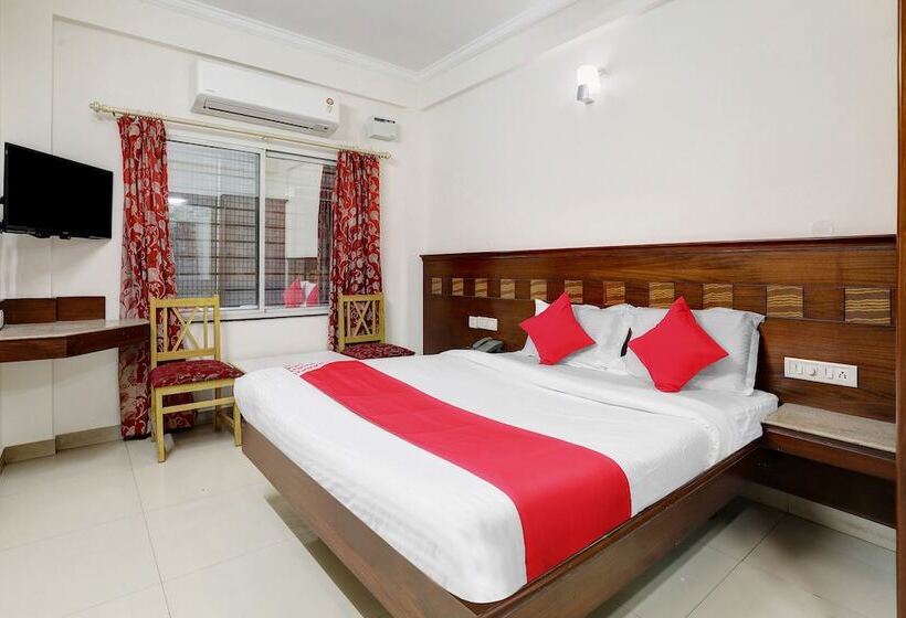 هتل Everest Comforts