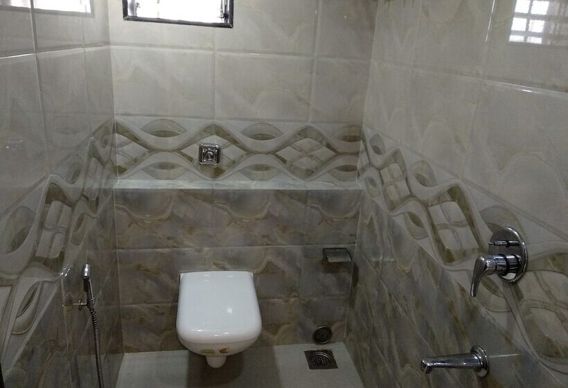 فندق Karishma Dadar