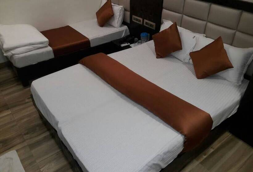 فندق Karishma Dadar