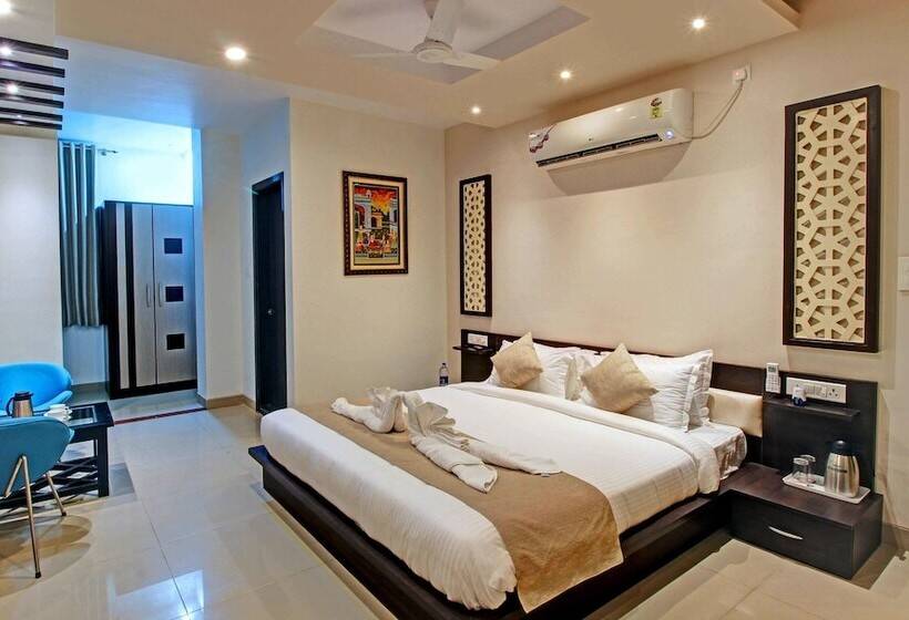 בית מלון כפרי Nawalgarh Plaza