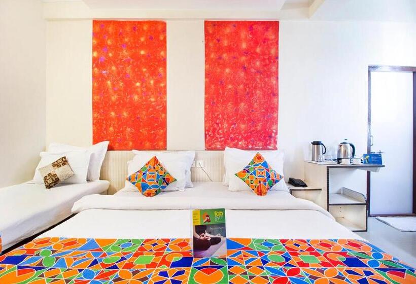 בית מלון כפרי Omni Plaza