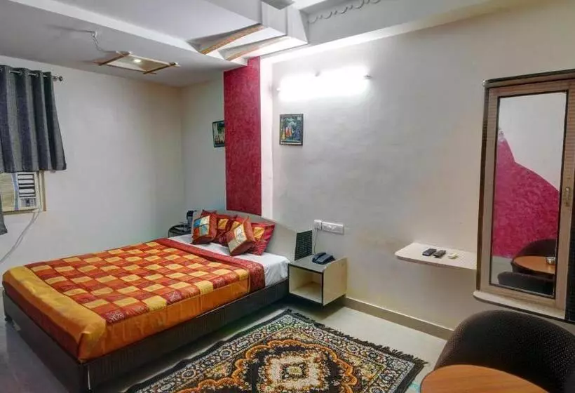 Hotelli Omni Plaza