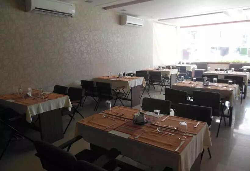 Hotelli Sayoojyam Residency