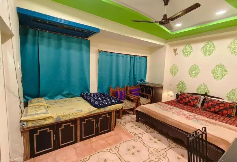 Hotelli Shivam Guest House
