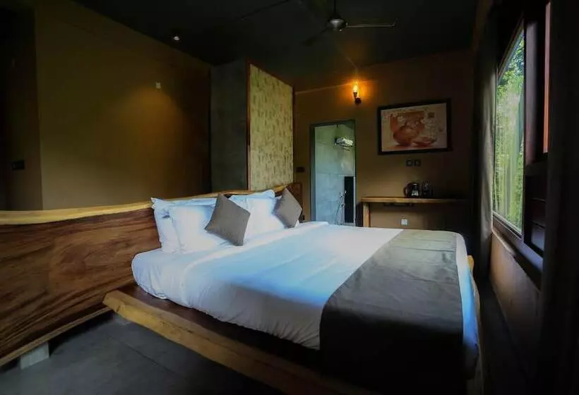 Silent Creek Resort