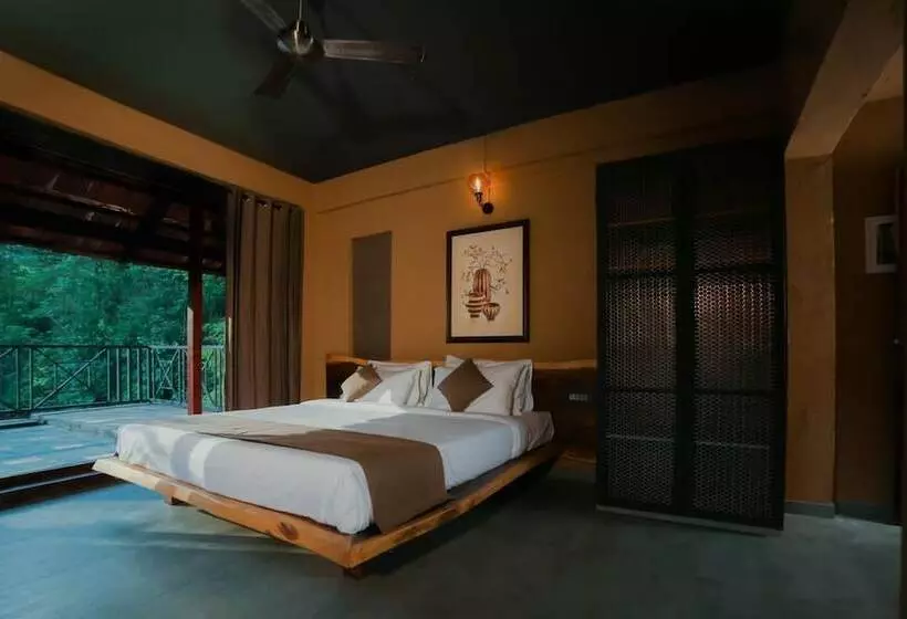 Silent Creek Resort